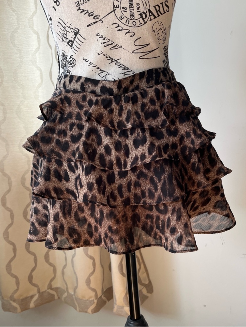 Forever 21 Animal print ruffle whimsy bohemian mini skirt shorts